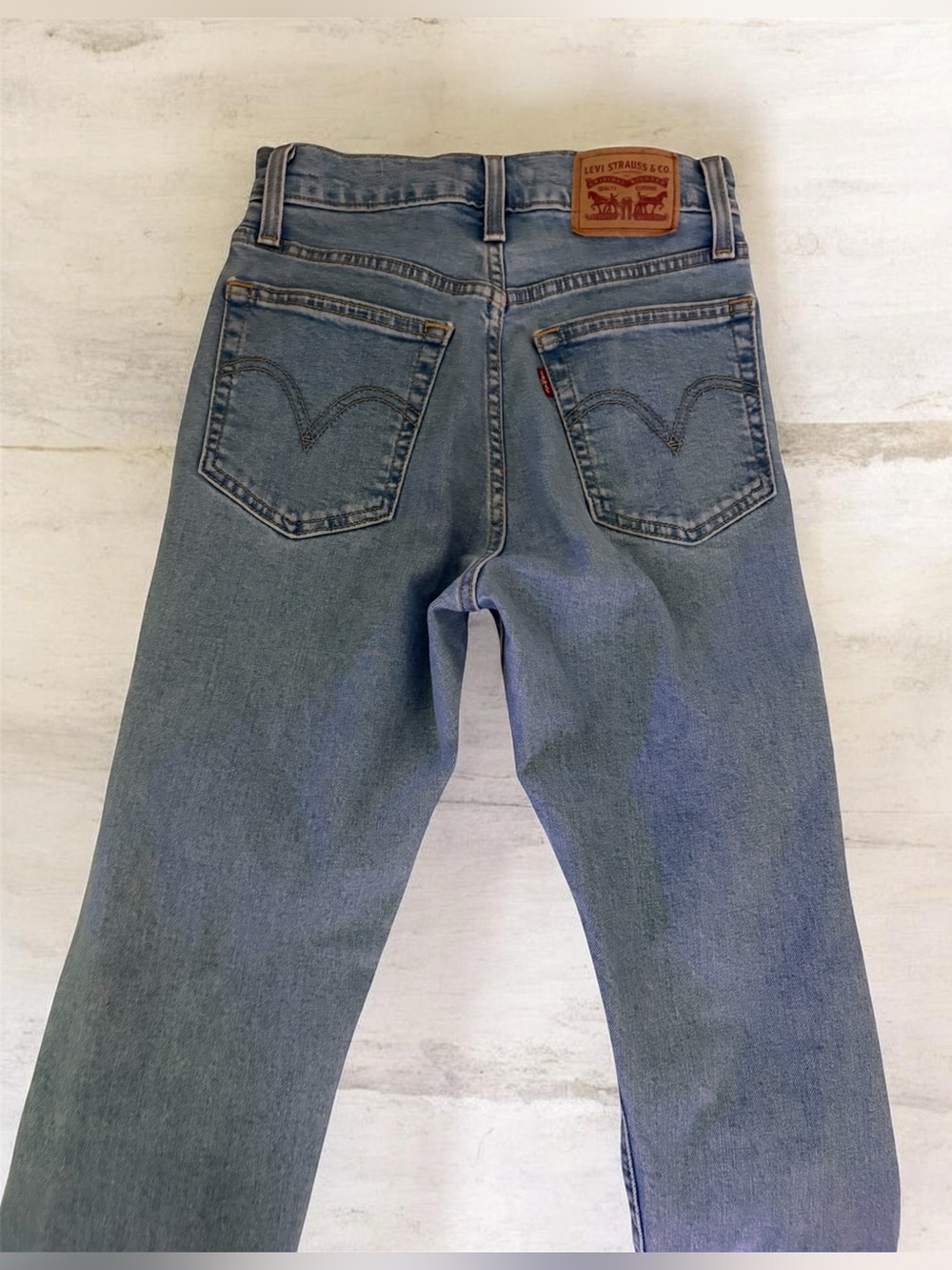 Women’s Levis Jeans (size 25)